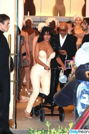 Kim Kardashian / KimKardashian / kim_kardashian nude photo #4890