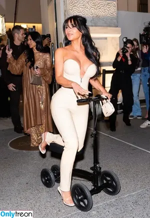 Kim Kardashian / KimKardashian / kim_kardashian nude photo #4892