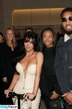 Kim Kardashian / KimKardashian / kim_kardashian nude photo #4916