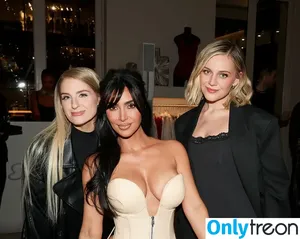 Kim Kardashian / KimKardashian / kim_kardashian nude photo #4917