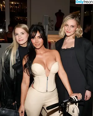 Kim Kardashian / KimKardashian / kim_kardashian nude photo #4926