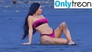 Kim Kardashian / KimKardashian / kim_kardashian nude photo #4952