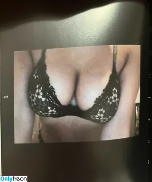 Kim Kardashian / KimKardashian / kim_kardashian nude photo #4969