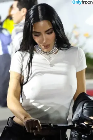 Kim Kardashian / KimKardashian / kim_kardashian nude photo #4971