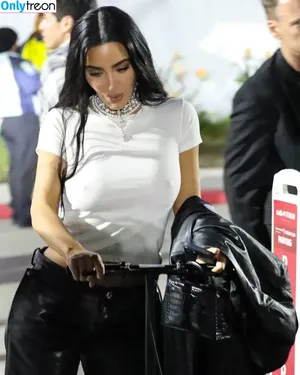 Kim Kardashian / KimKardashian / kim_kardashian nude photo #4972