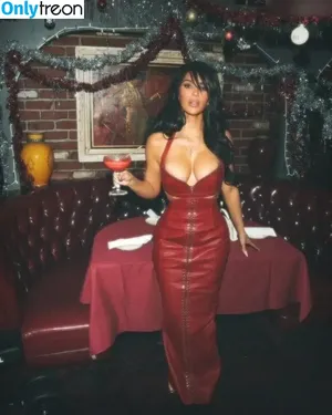 Kim Kardashian / KimKardashian / kim_kardashian nude photo #4993