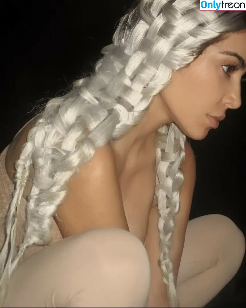 Kim Kardashian nude photo #4000 (KimKardashian / kim_kardashian)