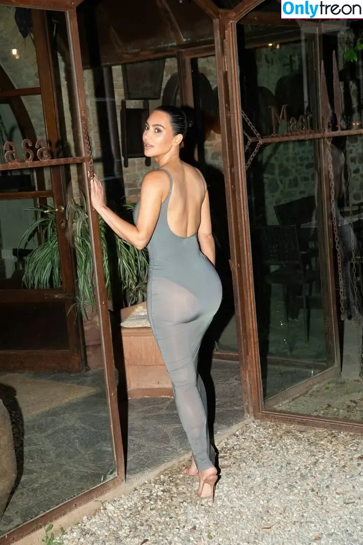 Kim Kardashian nude photo #4030 (KimKardashian / kim_kardashian)