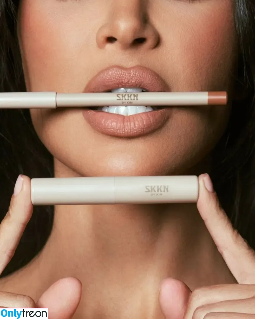 Kim Kardashian nude photo #4040 (KimKardashian / kim_kardashian)