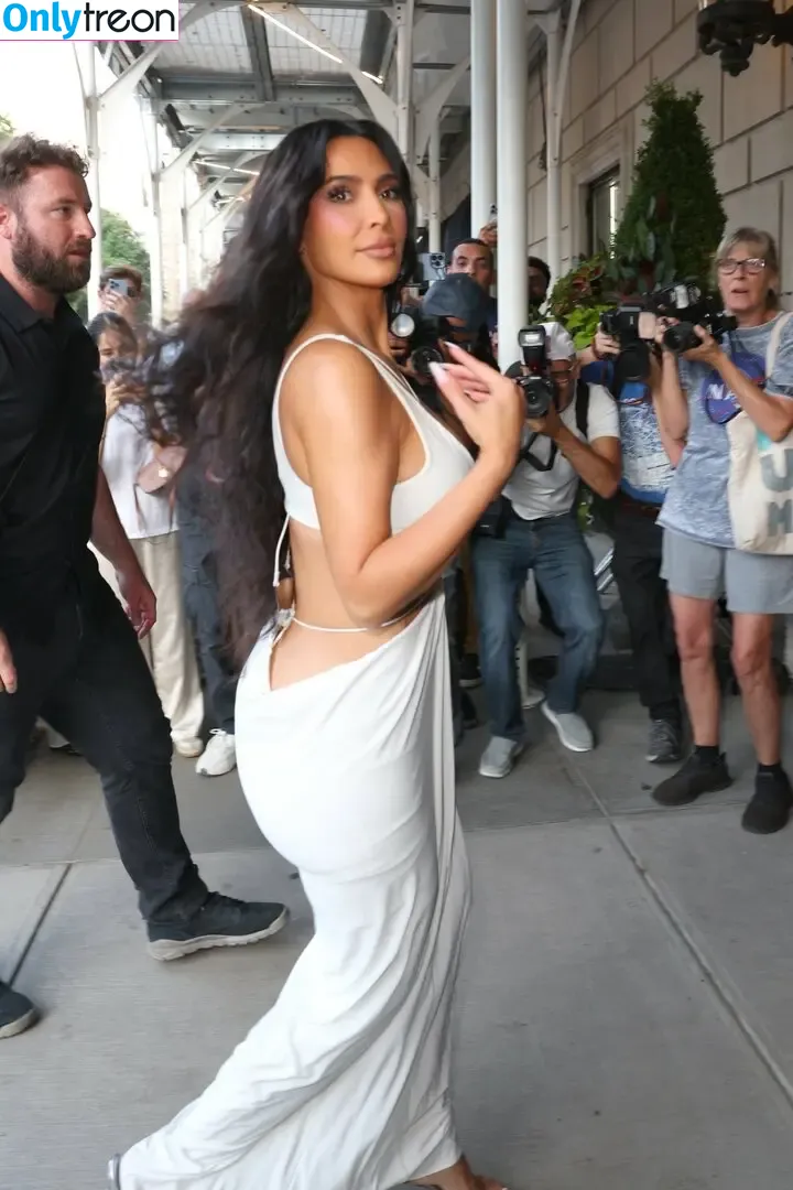 Kim Kardashian nude photo #4145 (KimKardashian / kim_kardashian)