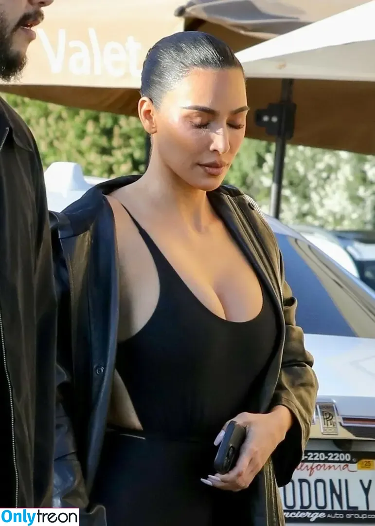 Kim Kardashian nude photo #4157 (KimKardashian / kim_kardashian)