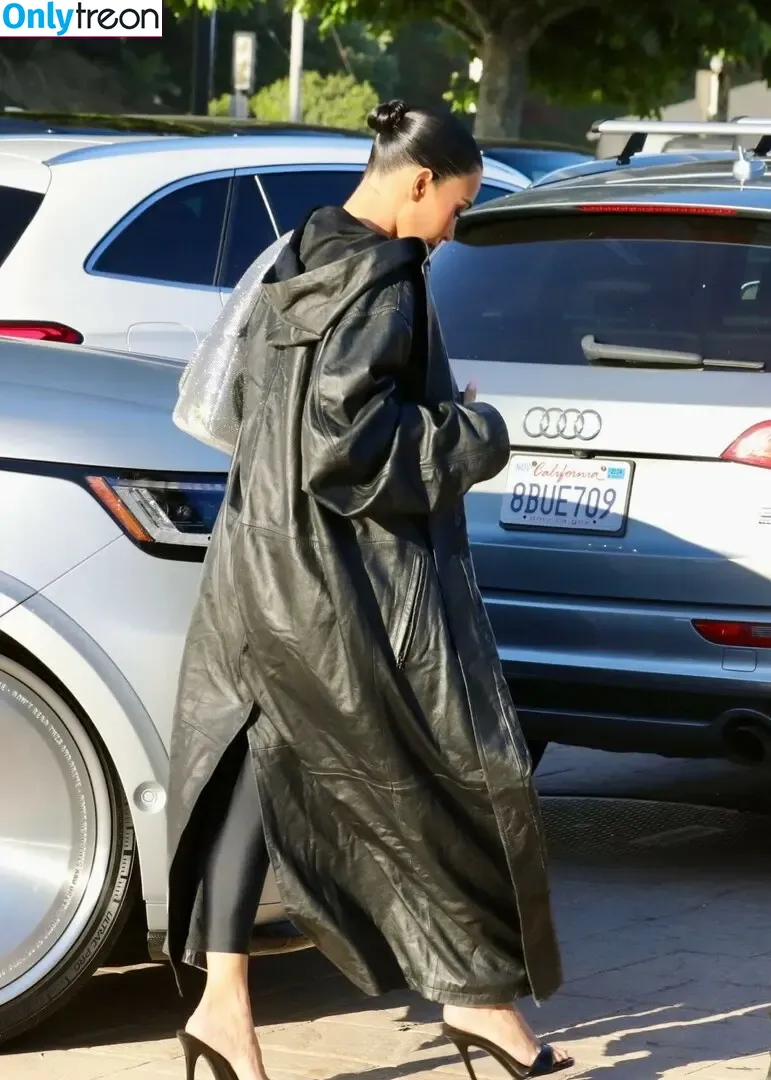 Kim Kardashian nude photo #4159 (KimKardashian / kim_kardashian)