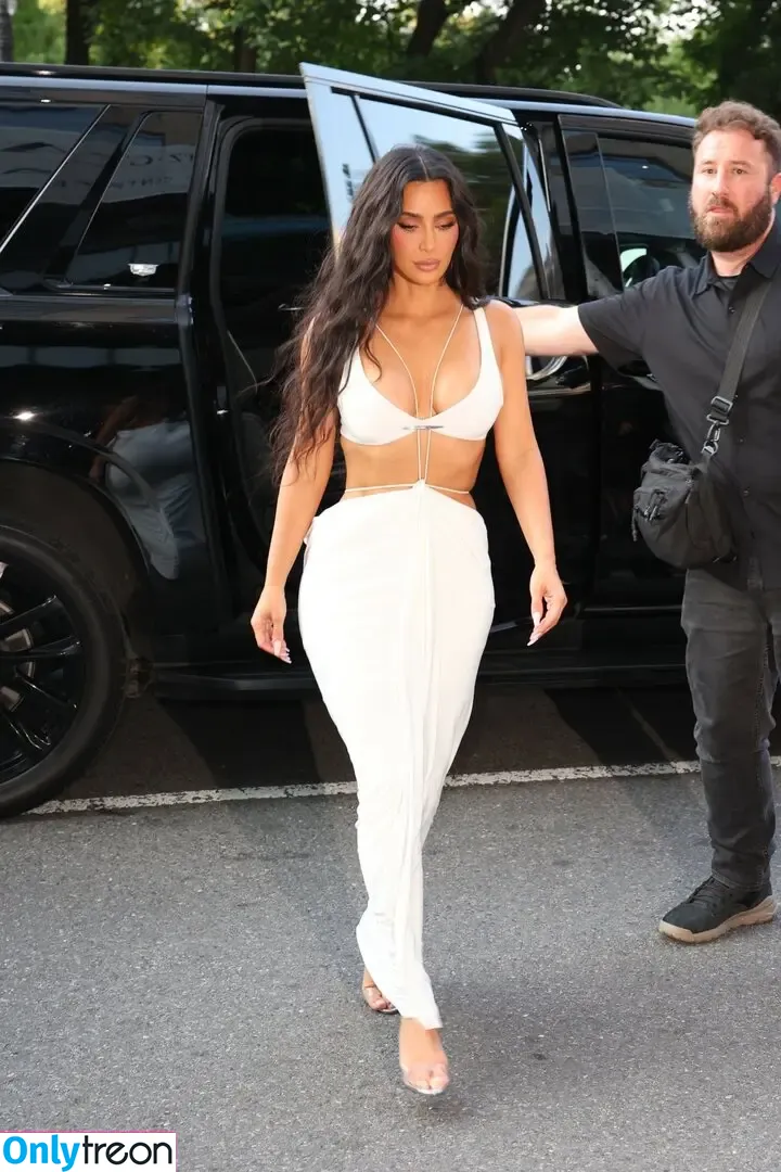 Kim Kardashian nude photo #4184 (KimKardashian / kim_kardashian)