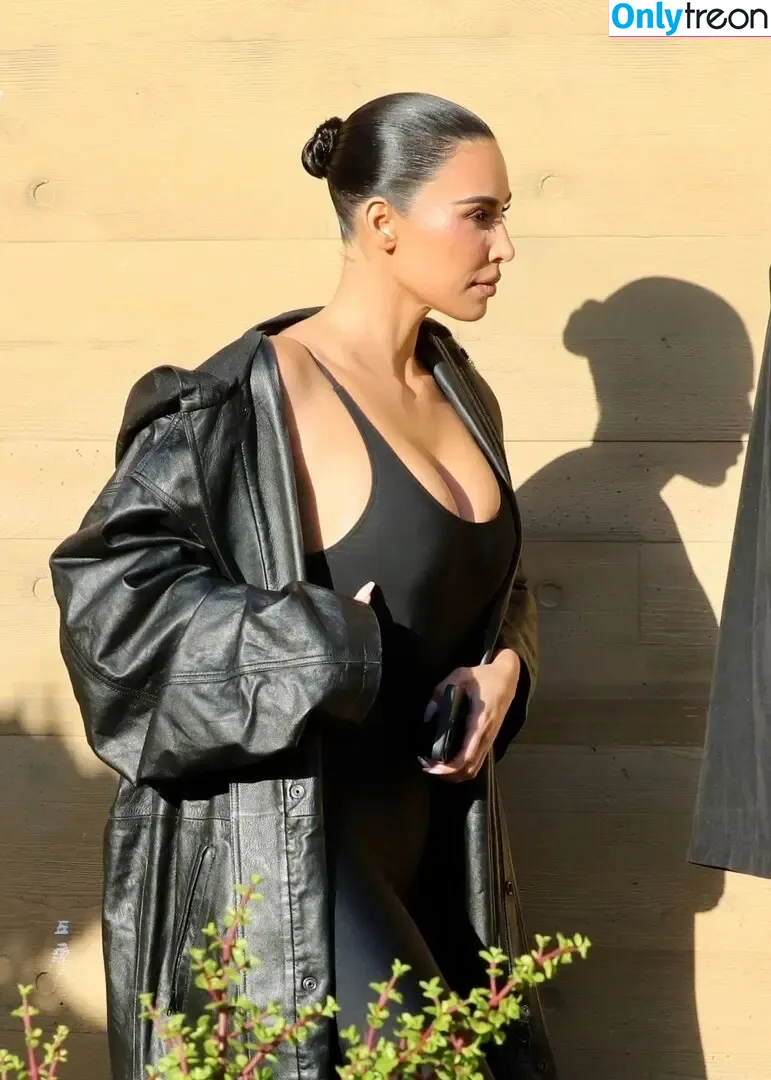 Kim Kardashian nude photo #4192 (KimKardashian / kim_kardashian)