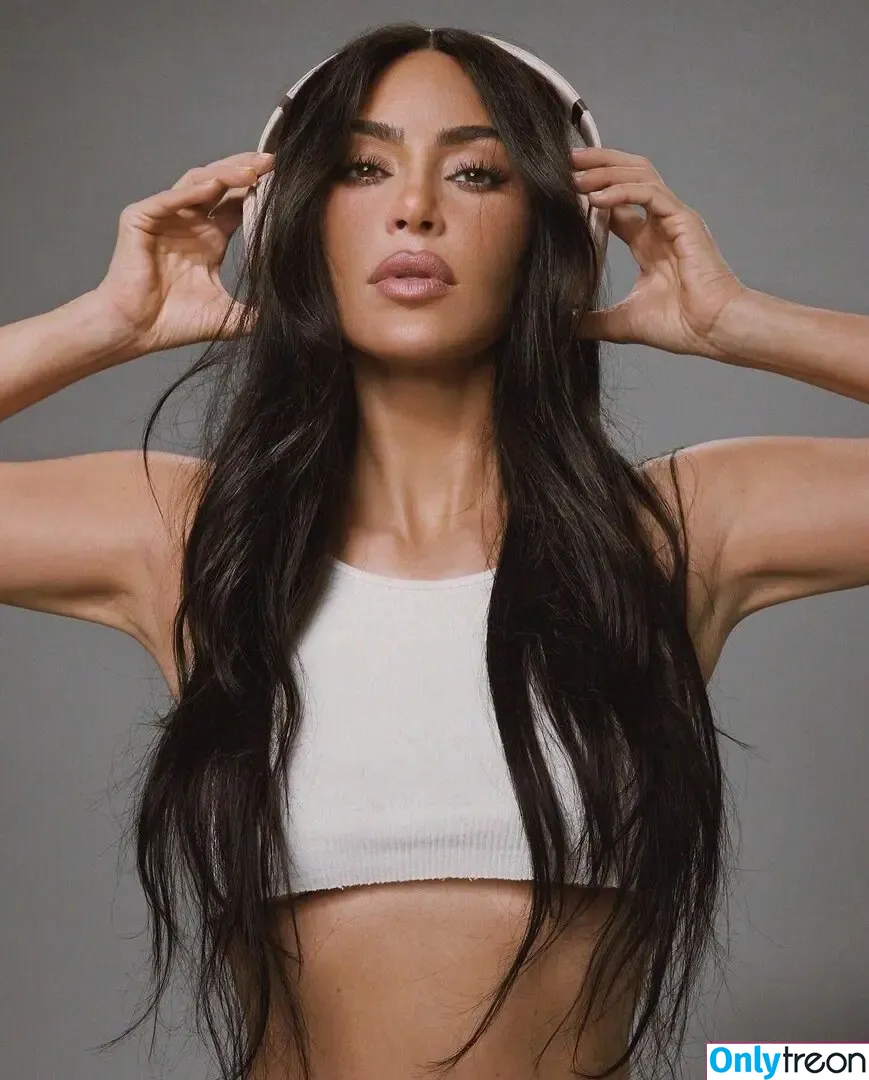 Kim Kardashian nude photo #4198 (KimKardashian / kim_kardashian)