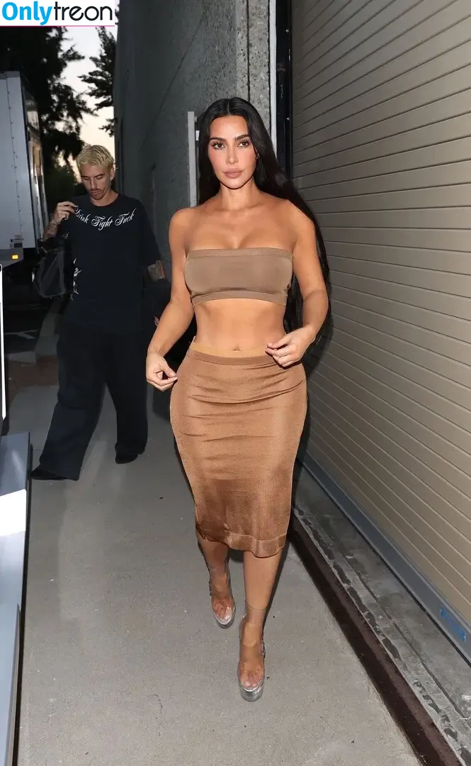 Kim Kardashian nude photo #4272 (KimKardashian / kim_kardashian)
