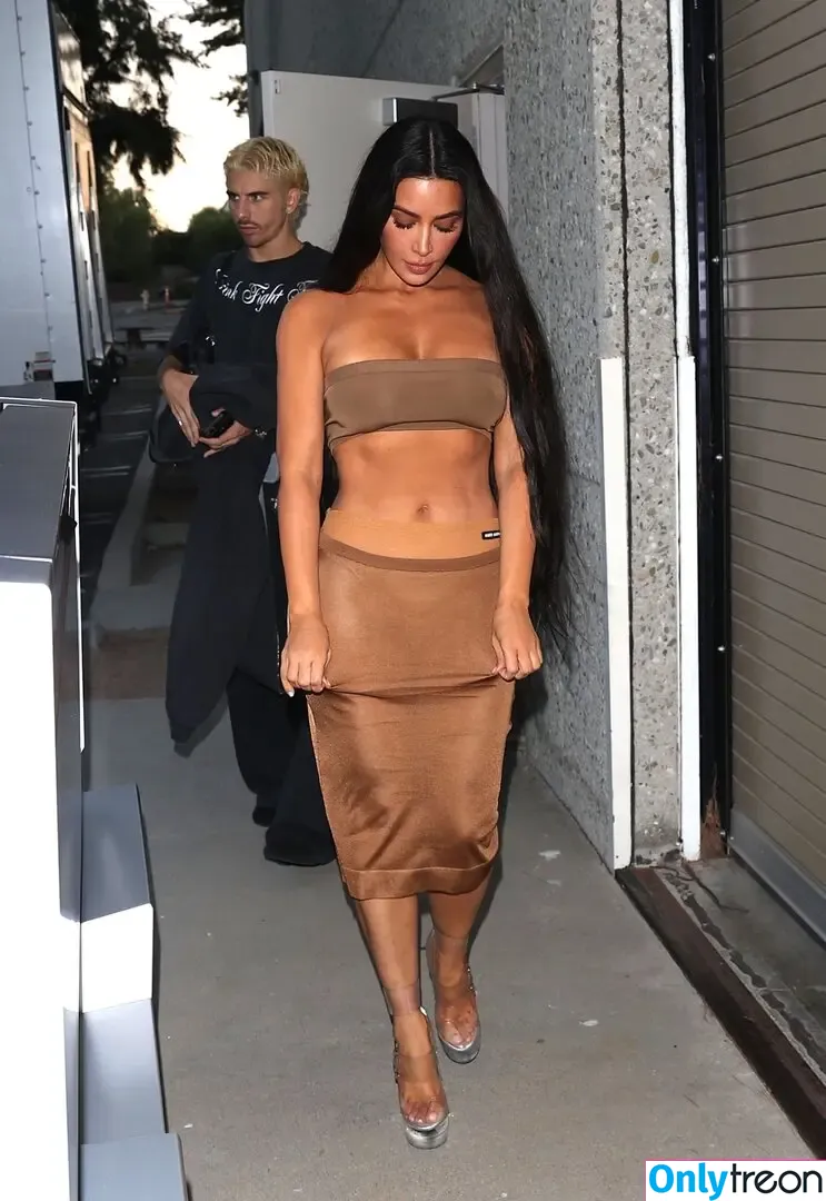 Kim Kardashian nude photo #4276 (KimKardashian / kim_kardashian)