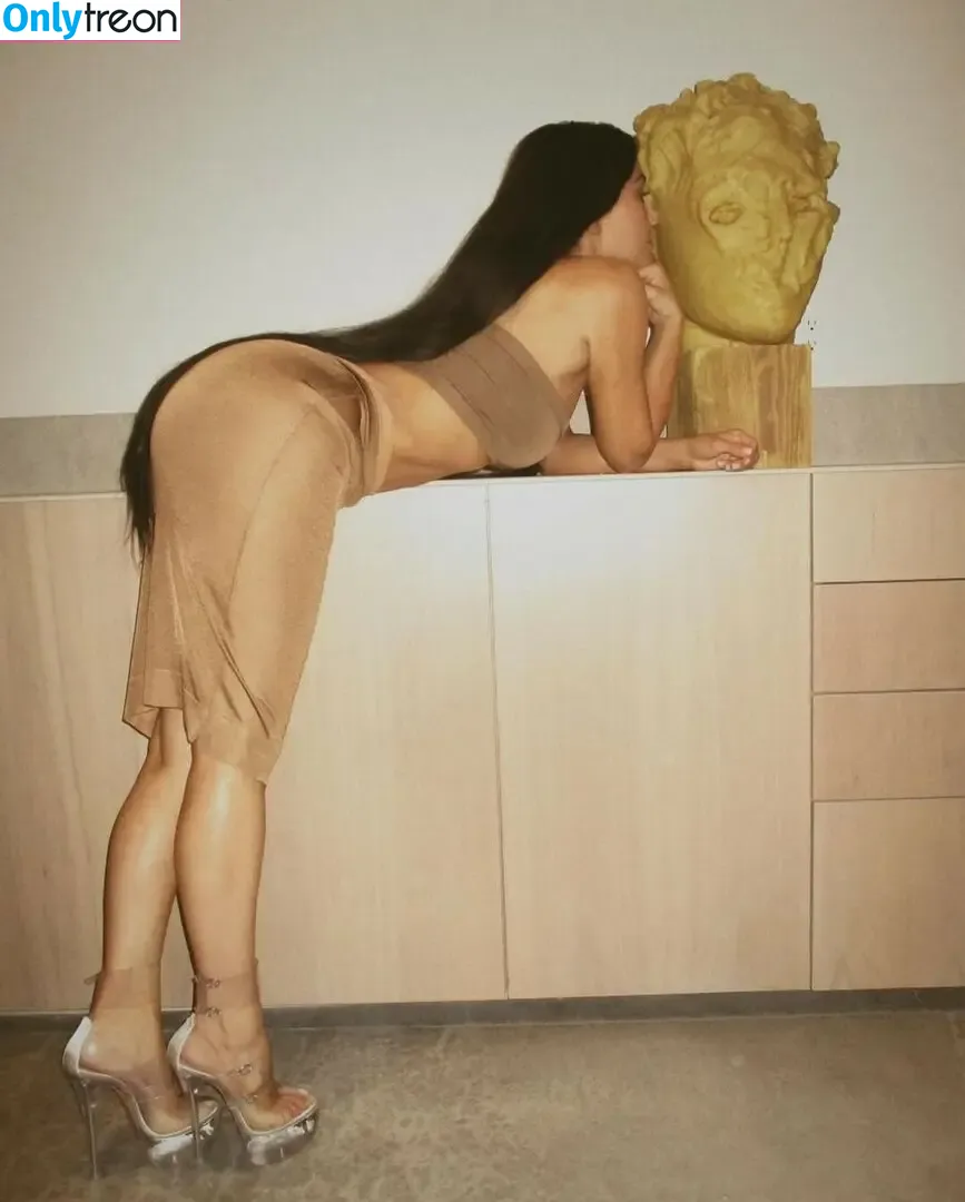 Kim Kardashian nude photo #4293 (KimKardashian / kim_kardashian)
