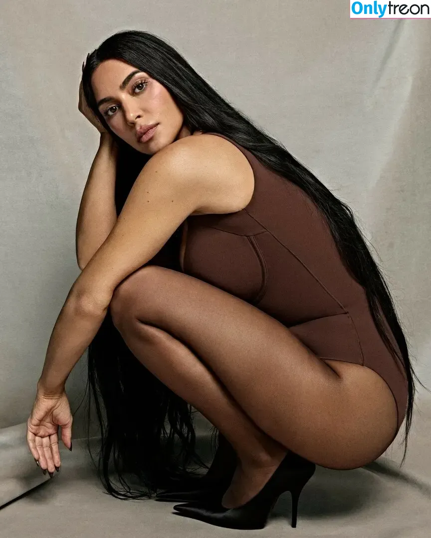 Kim Kardashian nude photo #4294 (KimKardashian / kim_kardashian)