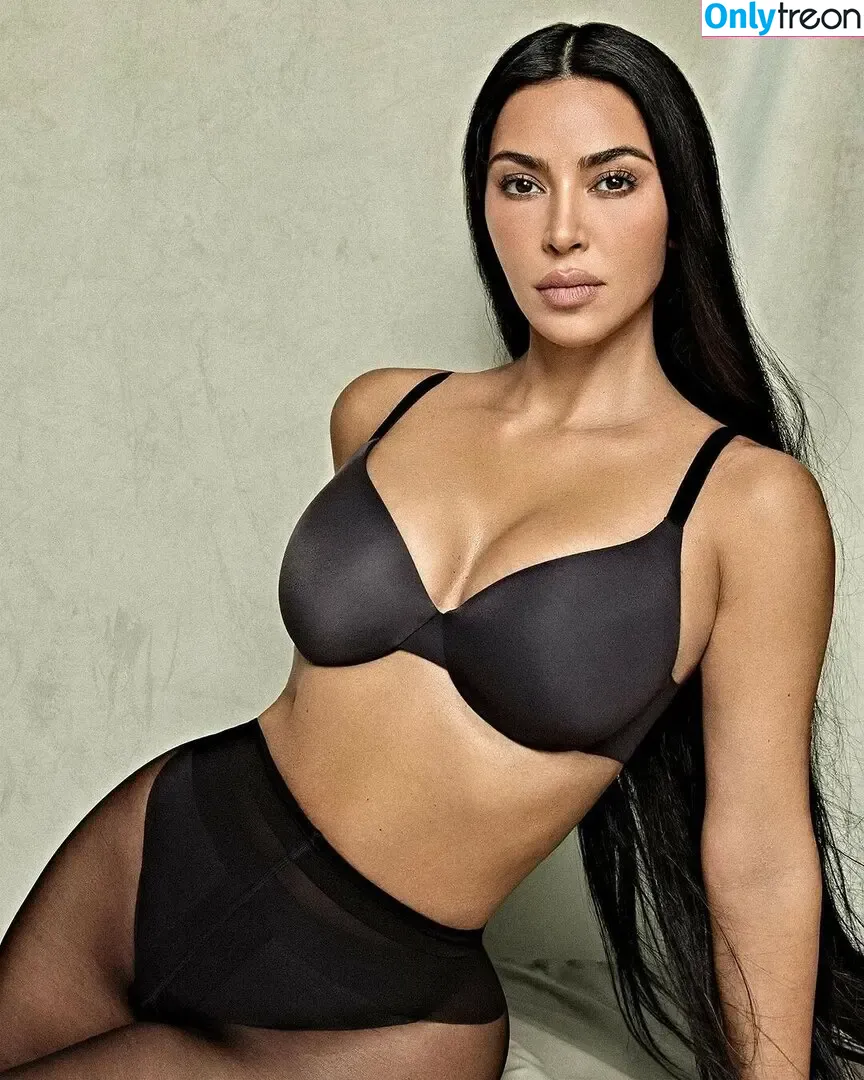 Kim Kardashian nude photo #4311 (KimKardashian / kim_kardashian)
