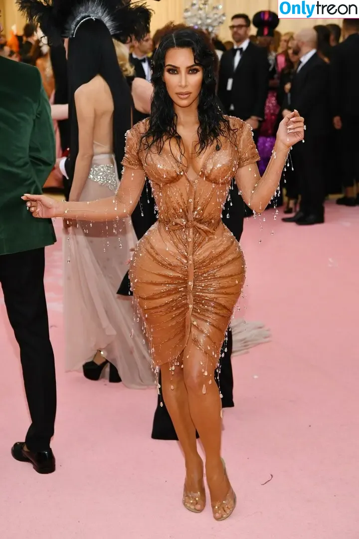 Kim Kardashian nude photo #4340 (KimKardashian / kim_kardashian)