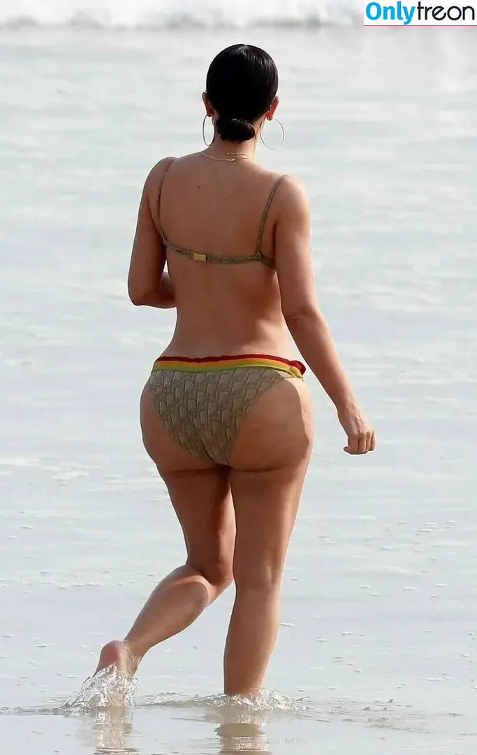 Kim Kardashian nude photo #4365 (KimKardashian / kim_kardashian)