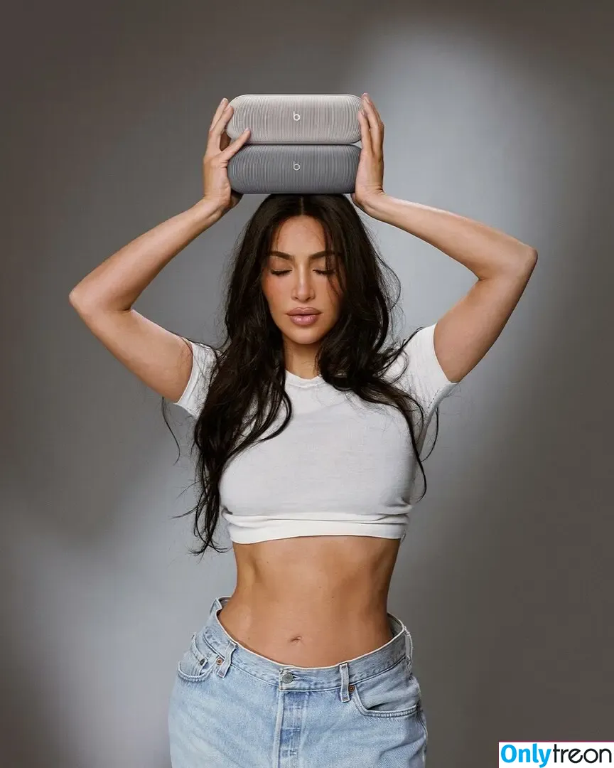 Kim Kardashian nude photo #4385 (KimKardashian / kim_kardashian)