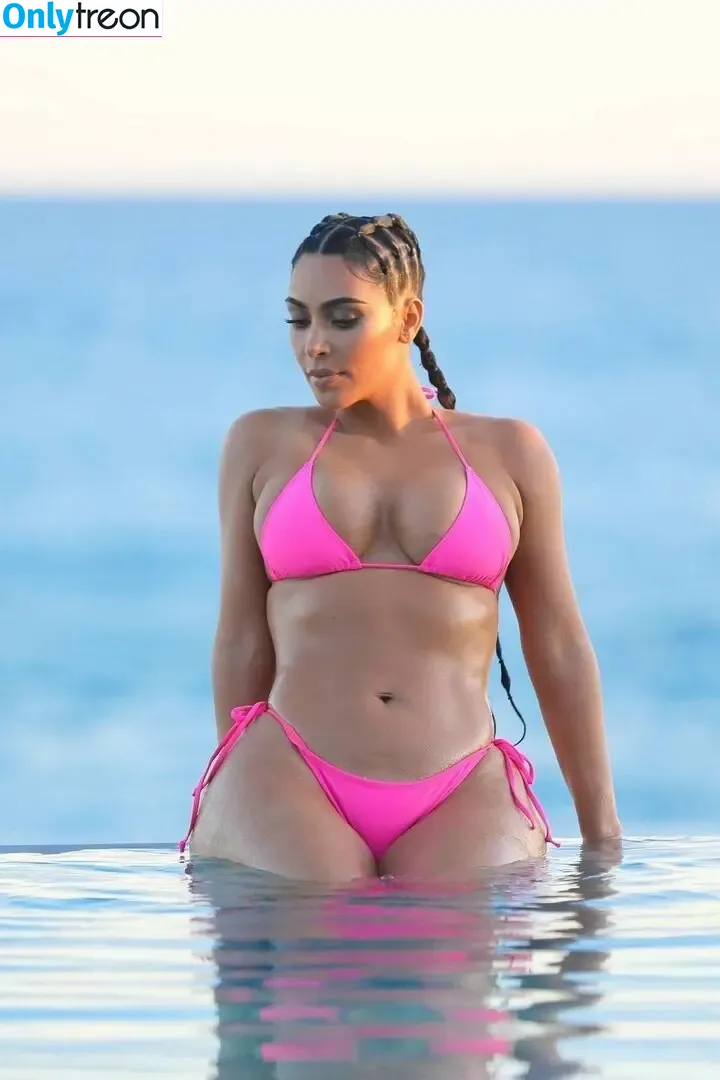 Kim Kardashian nude photo #4408 (KimKardashian / kim_kardashian)