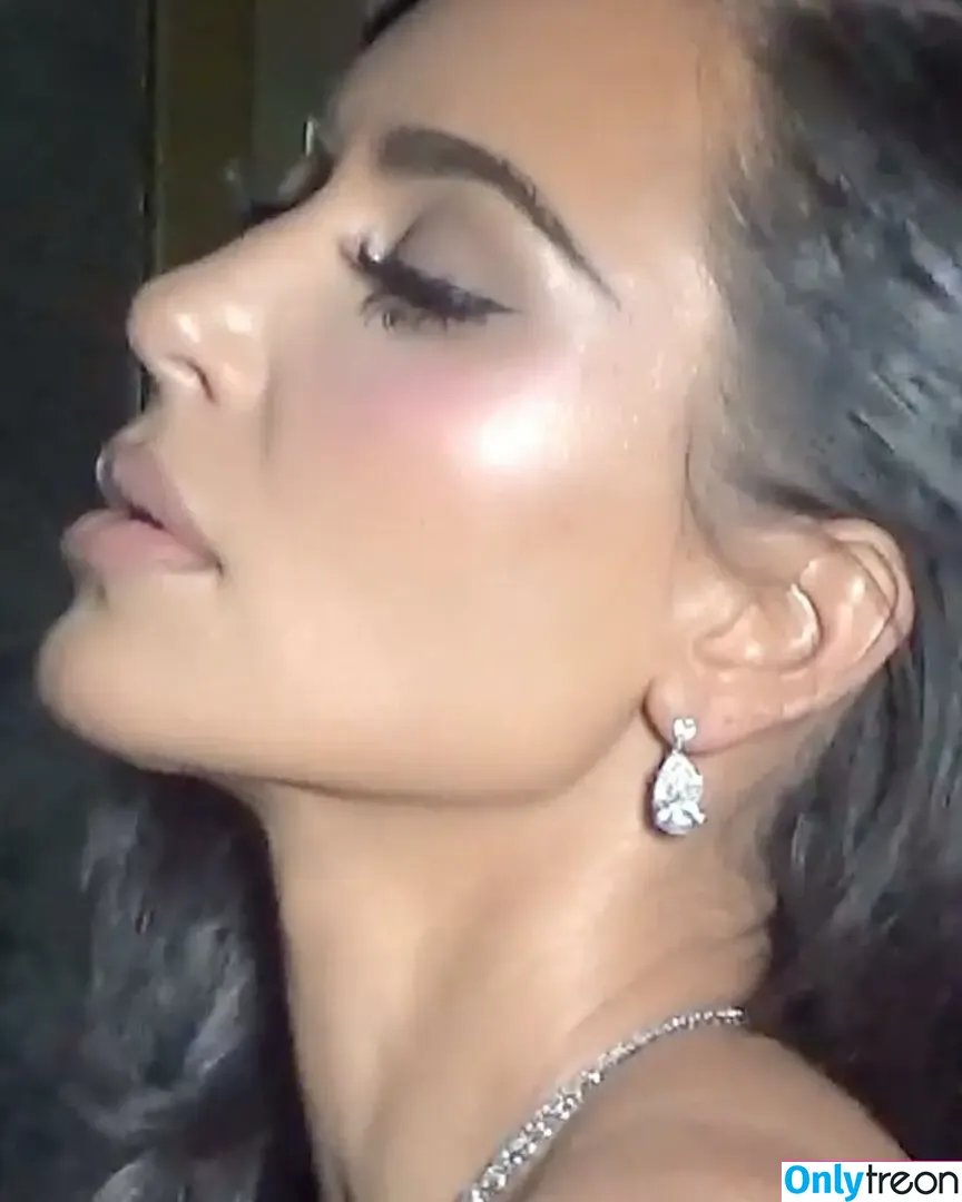 Kim Kardashian nude photo #4442 (KimKardashian / kim_kardashian)
