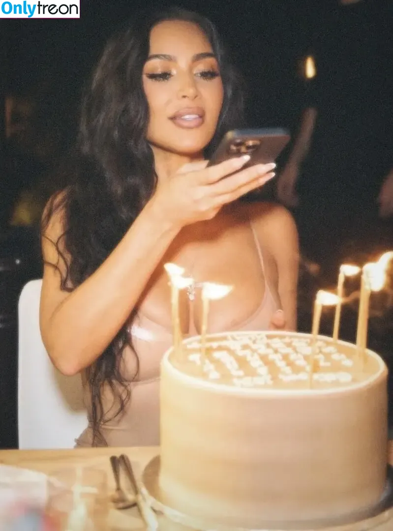Kim Kardashian nude photo #4483 (KimKardashian / kim_kardashian)