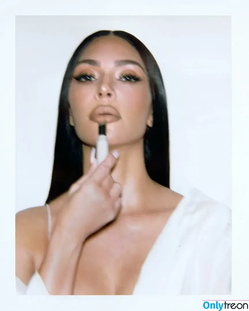 Kim Kardashian nude photo #4518 (KimKardashian / kim_kardashian)