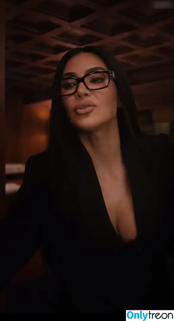 Kim Kardashian nude photo #4524 (KimKardashian / kim_kardashian)
