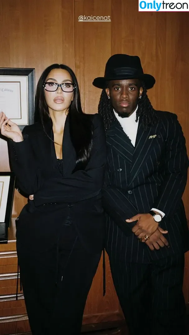 Kim Kardashian nude photo #4531 (KimKardashian / kim_kardashian)