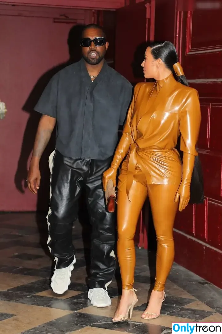 Kim Kardashian nude photo #4572 (KimKardashian / kim_kardashian)