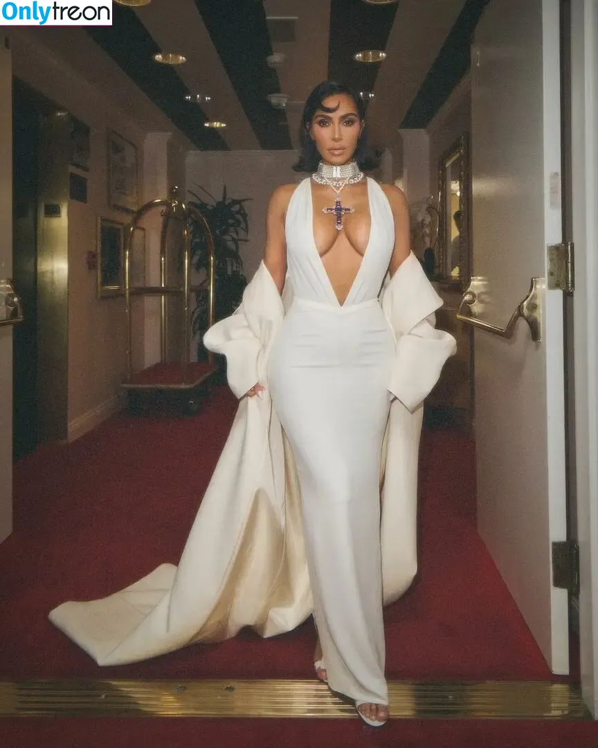Kim Kardashian nude photo #4584 (KimKardashian / kim_kardashian)