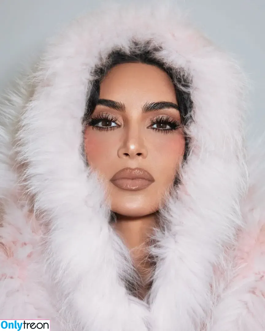 Kim Kardashian nude photo #4599 (KimKardashian / kim_kardashian)