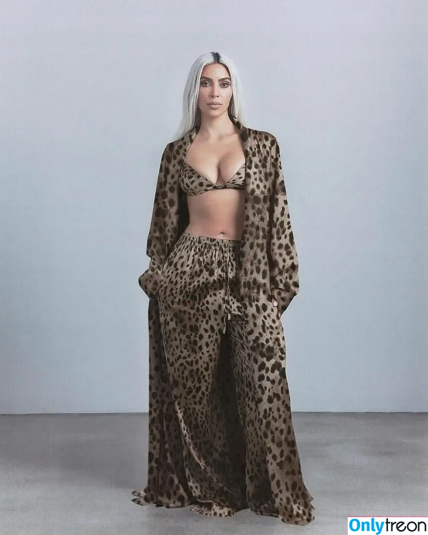 Kim Kardashian nude photo #4661 (KimKardashian / kim_kardashian)