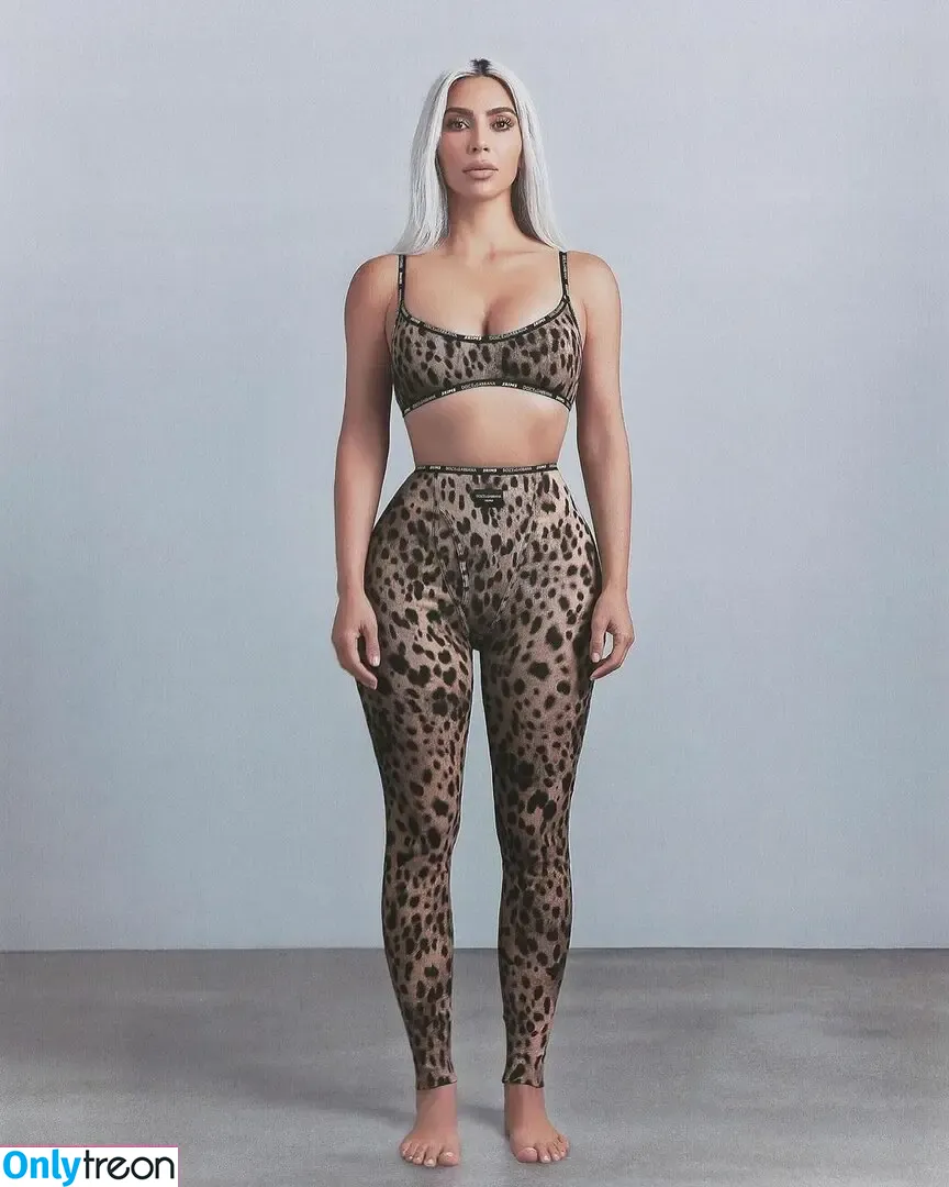 Kim Kardashian nude photo #4664 (KimKardashian / kim_kardashian)