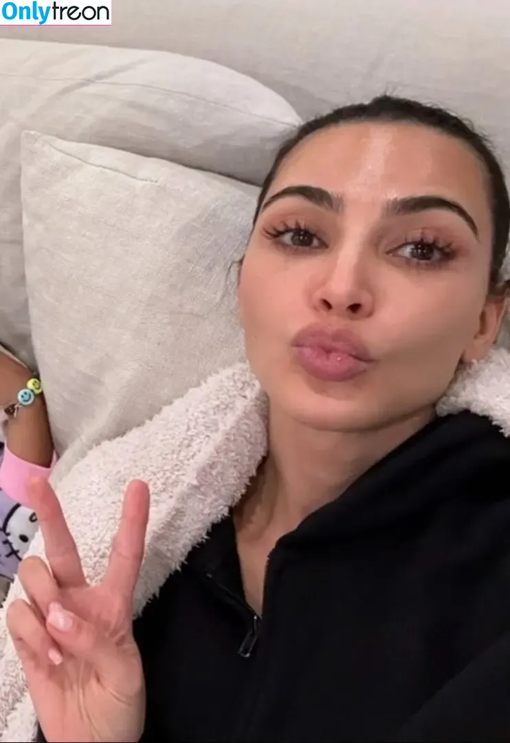 Kim Kardashian nude photo #4668 (KimKardashian / kim_kardashian)