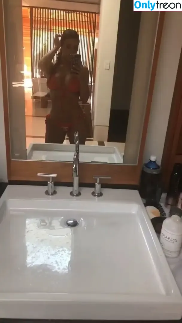 Kim Kardashian nude photo #4684 (KimKardashian / kim_kardashian)