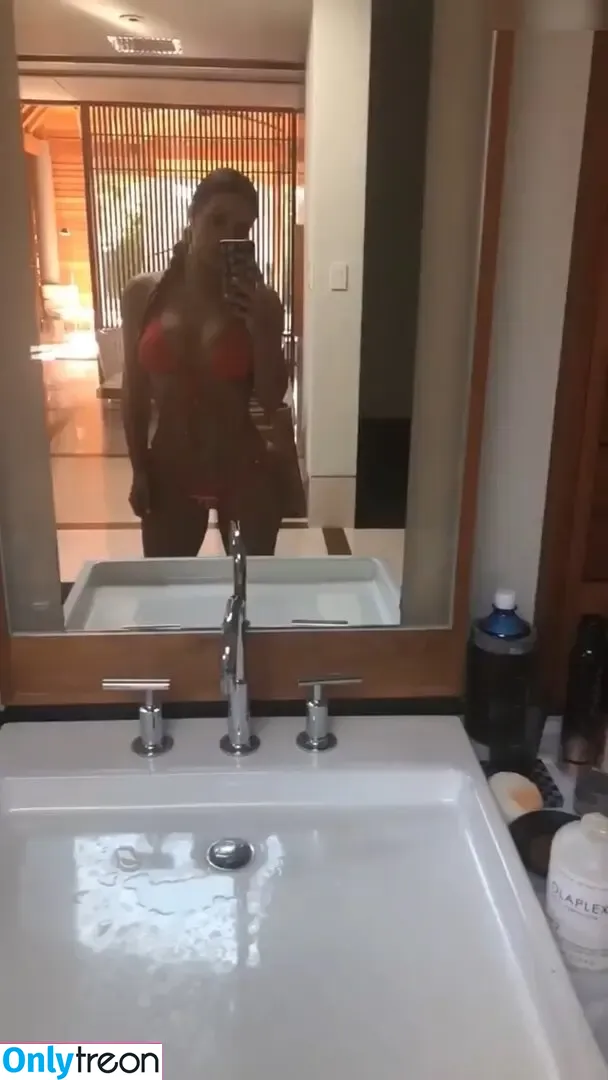 Kim Kardashian nude photo #4710 (KimKardashian / kim_kardashian)