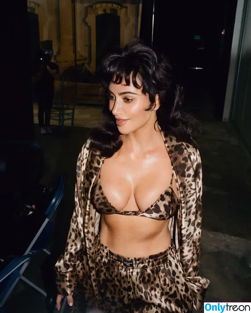 Kim Kardashian nude photo #4741 (KimKardashian / kim_kardashian)