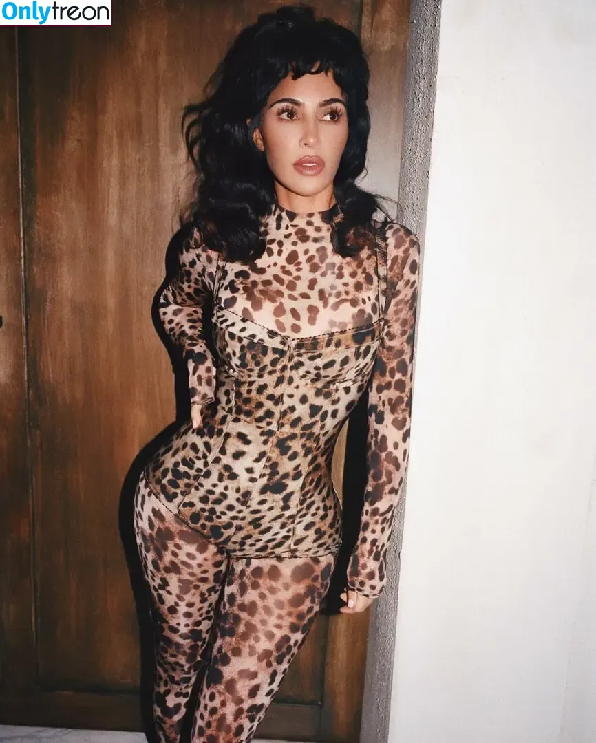 Kim Kardashian nude photo #4742 (KimKardashian / kim_kardashian)