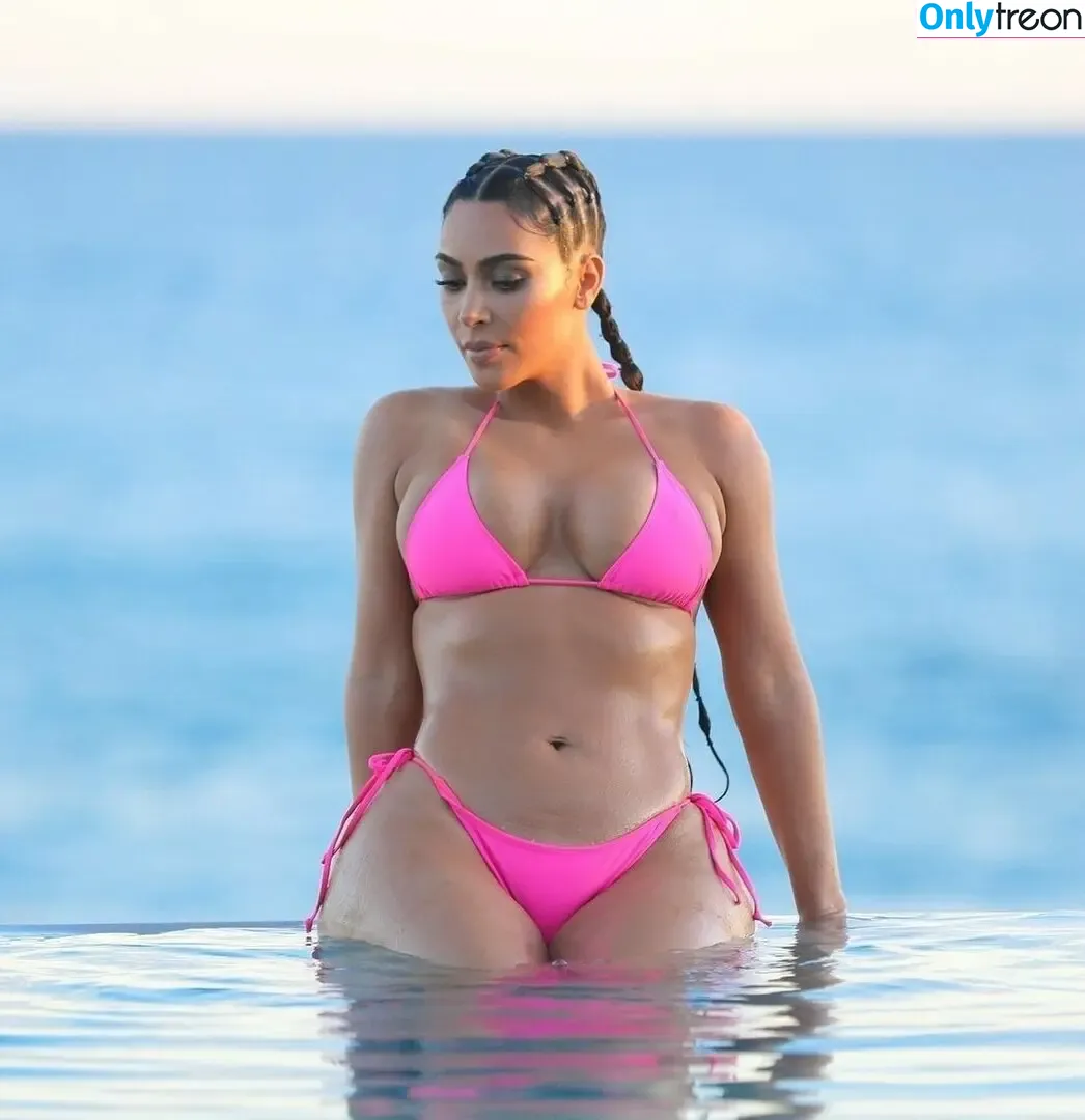 Kim Kardashian nude photo #4757 (KimKardashian / kim_kardashian)