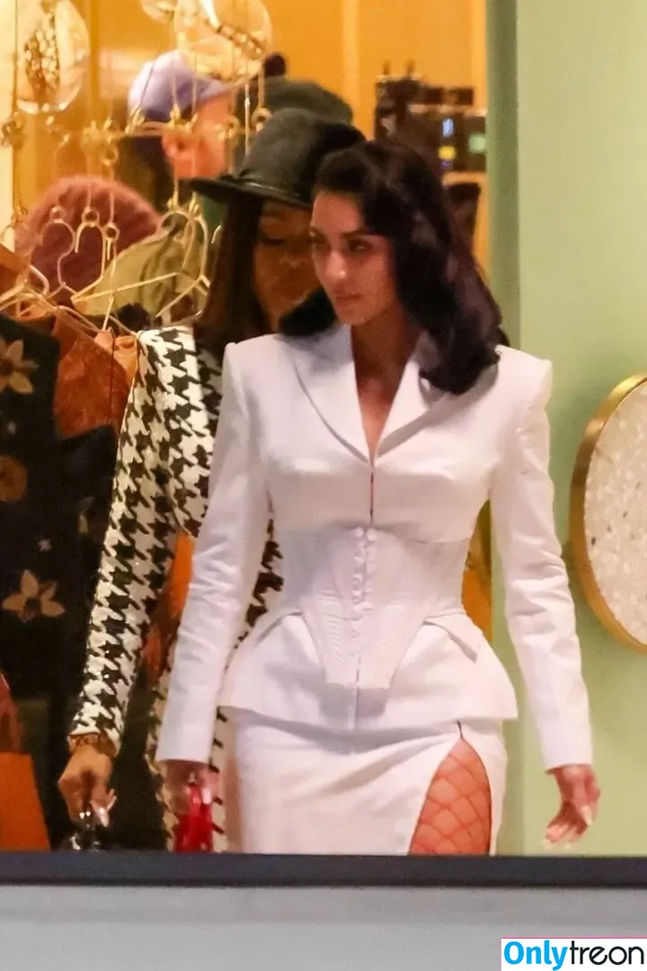 Kim Kardashian nude photo #4799 (KimKardashian / kim_kardashian)