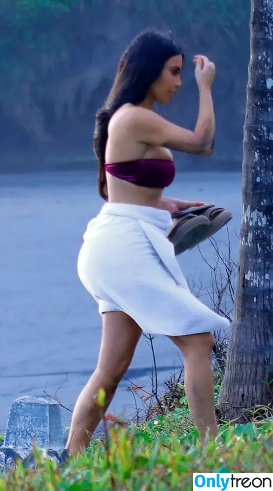 Kim Kardashian nude photo #4953 (KimKardashian / kim_kardashian)