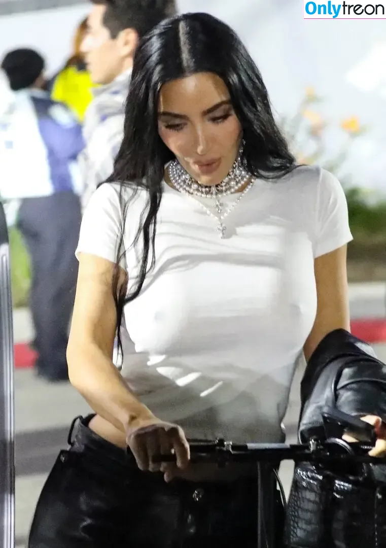 Kim Kardashian nude photo #4976 (KimKardashian / kim_kardashian)