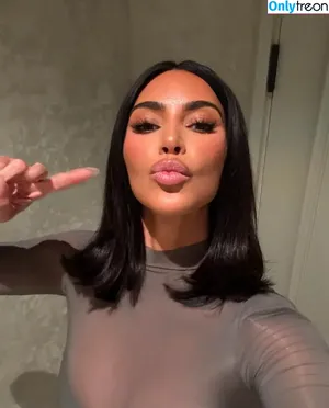 Kim Kardashian / KimKardashian / kim_kardashian nude photo #5053