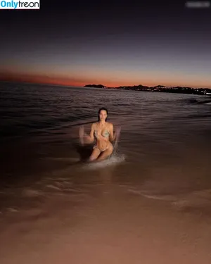 Kim Kardashian / KimKardashian / kim_kardashian nude photo #5110