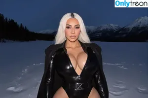 Kim Kardashian / KimKardashian / kim_kardashian nude photo #5147